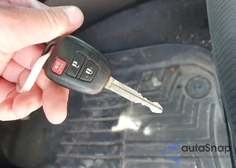 2017 Toyota Rav4 Le z USA, uszkodzony, nr VIN 2T3BFREV8HW543538